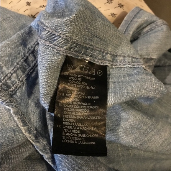 H & M L.O.G.G. Med fitted button down lightweight blue - Picture 3 of 16